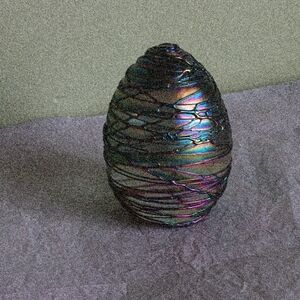 The Glass Eye 1990 Signed Iridescent Glass Egg Sculpture Paperweight